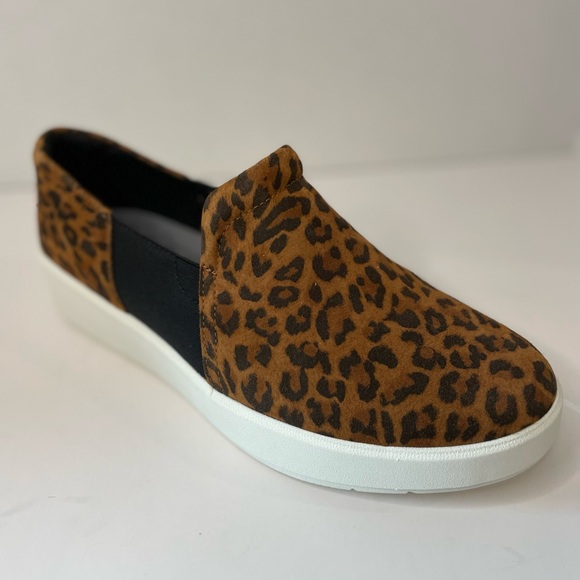 🌸CLARKS LAYTON BAND LEOPARD SHOES Size 9W Comfort shoes sneakers New in Box. - Picture 4 of 8